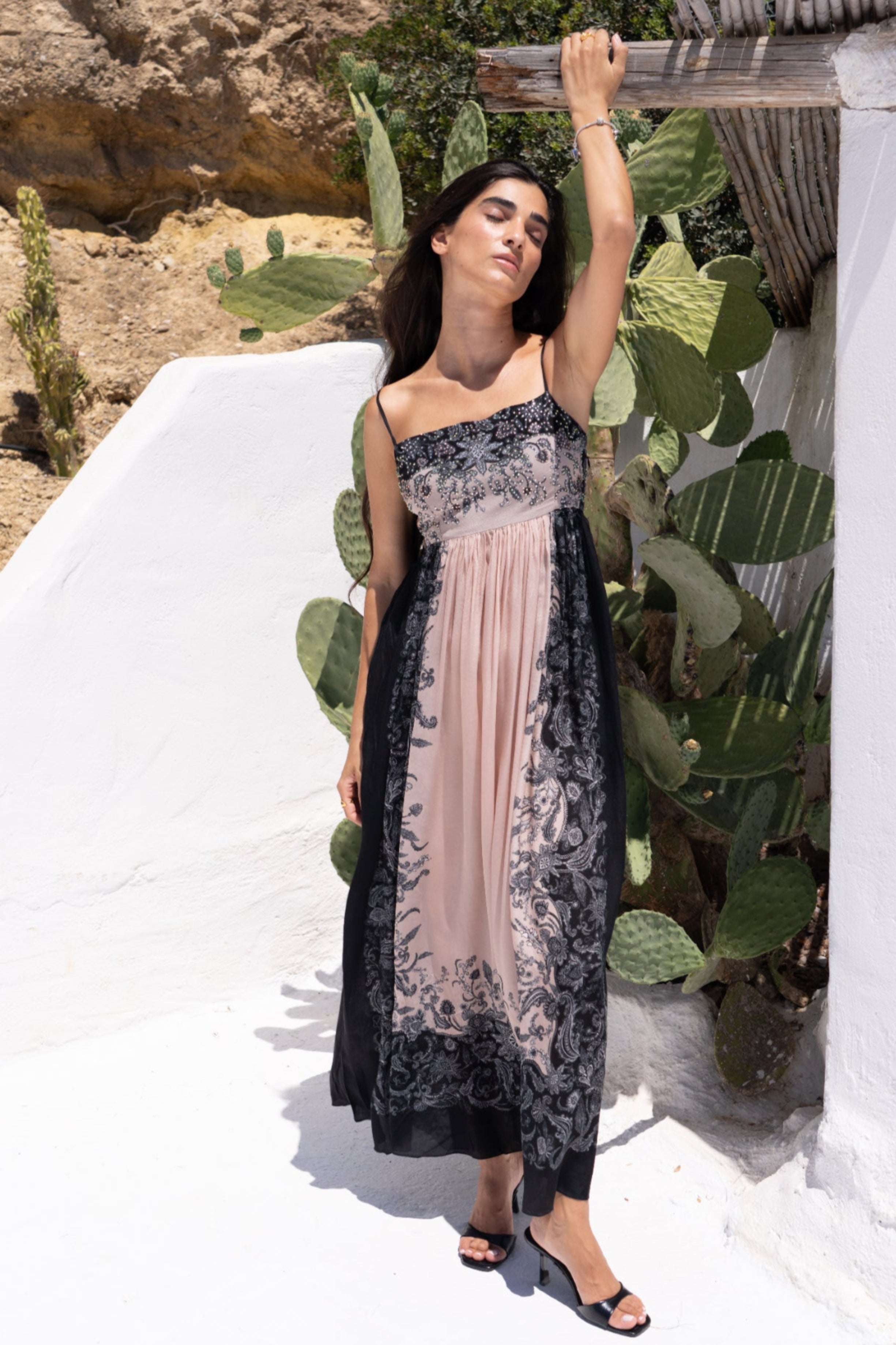 BLACK PAISLEY S-S MIDI DRESS – Zariaah